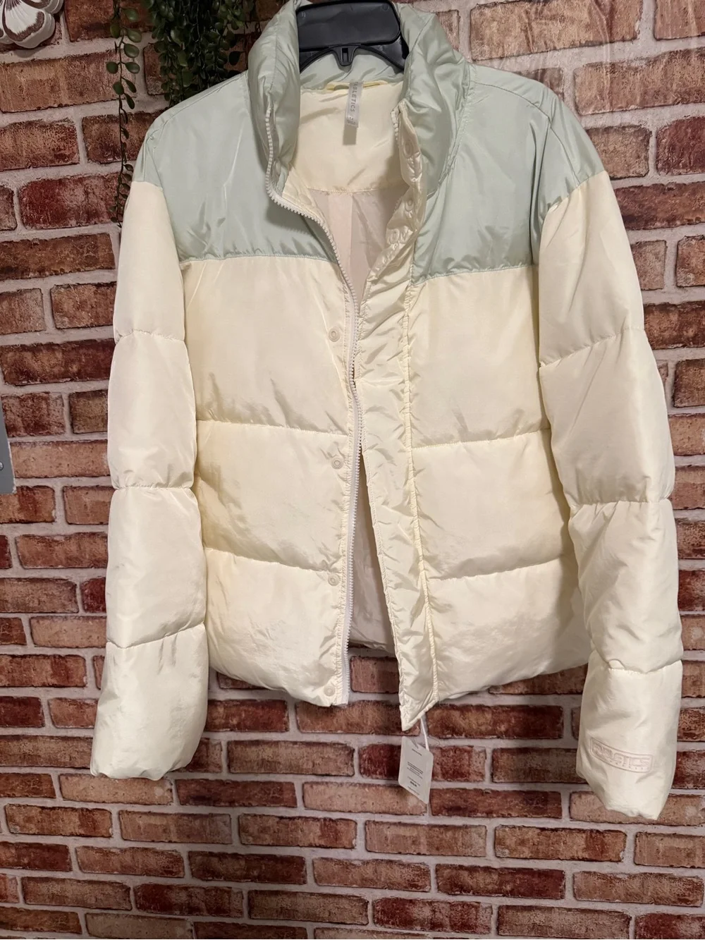 Fabletics Two-Tone Cropped Puffer Jacket in Bone & Faded Mint. NEW With tags